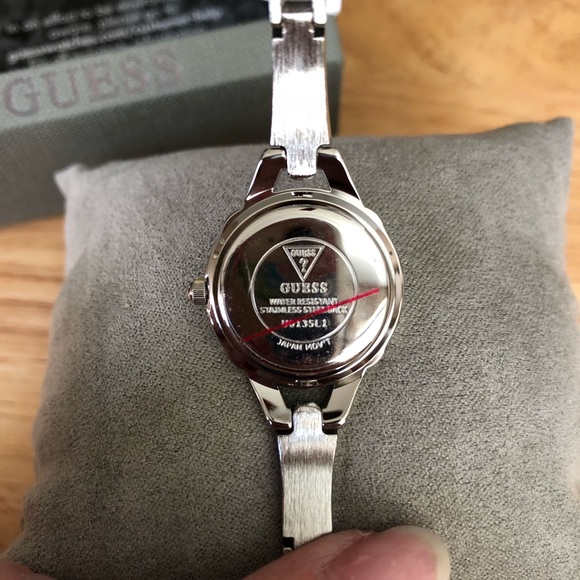 *SOLD*BNIB NWT Women’s Guess Dress Watch - Picture 5 of 8